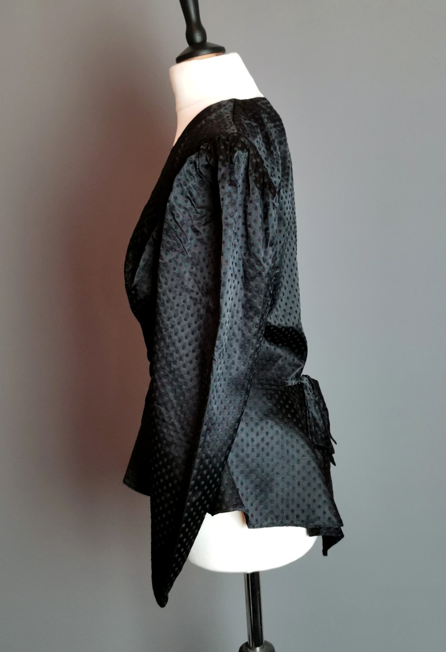 Vintage 80s Vampy peplum blouse, bow back, Black