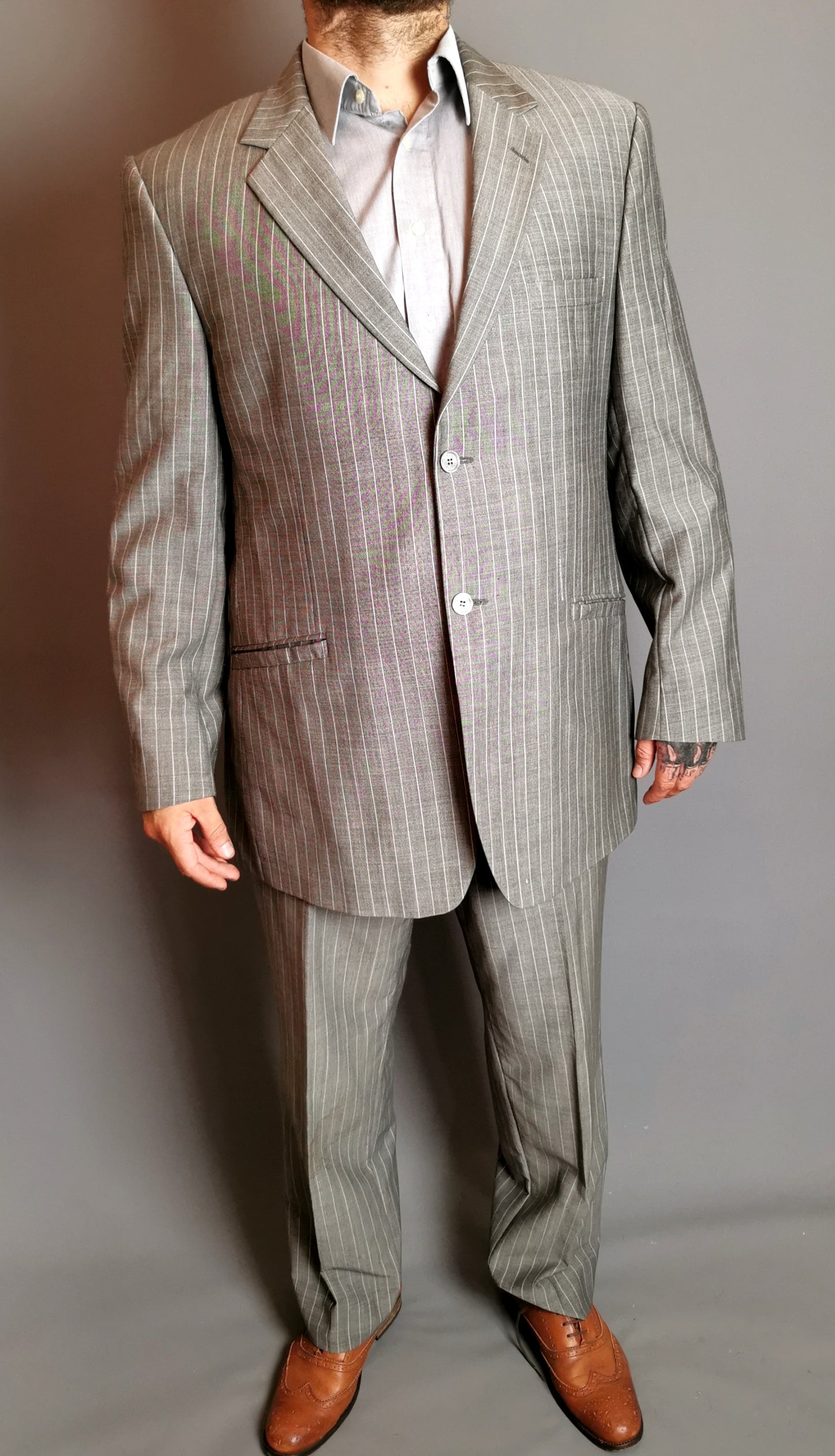 Vintage Versace Classic Mens Grey pinstripe suit