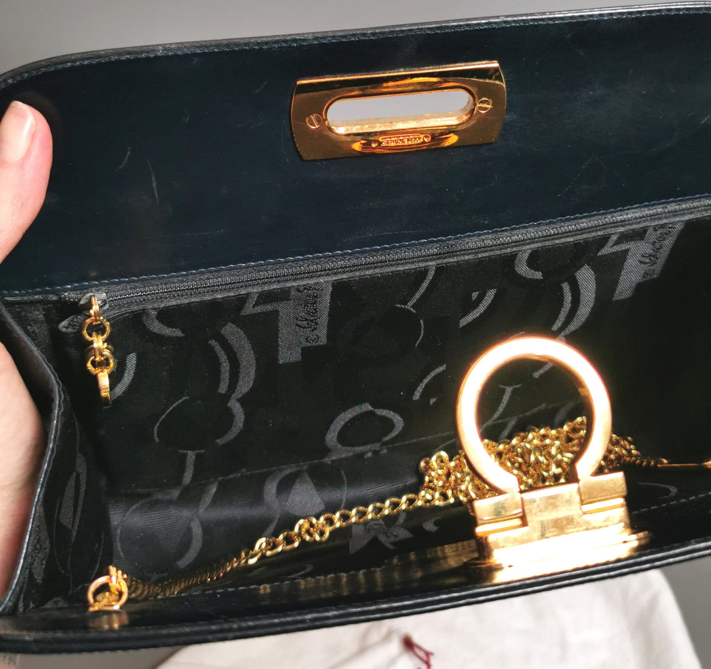 Vintage Salvatore Ferragamo Ganicini navy leather handbag