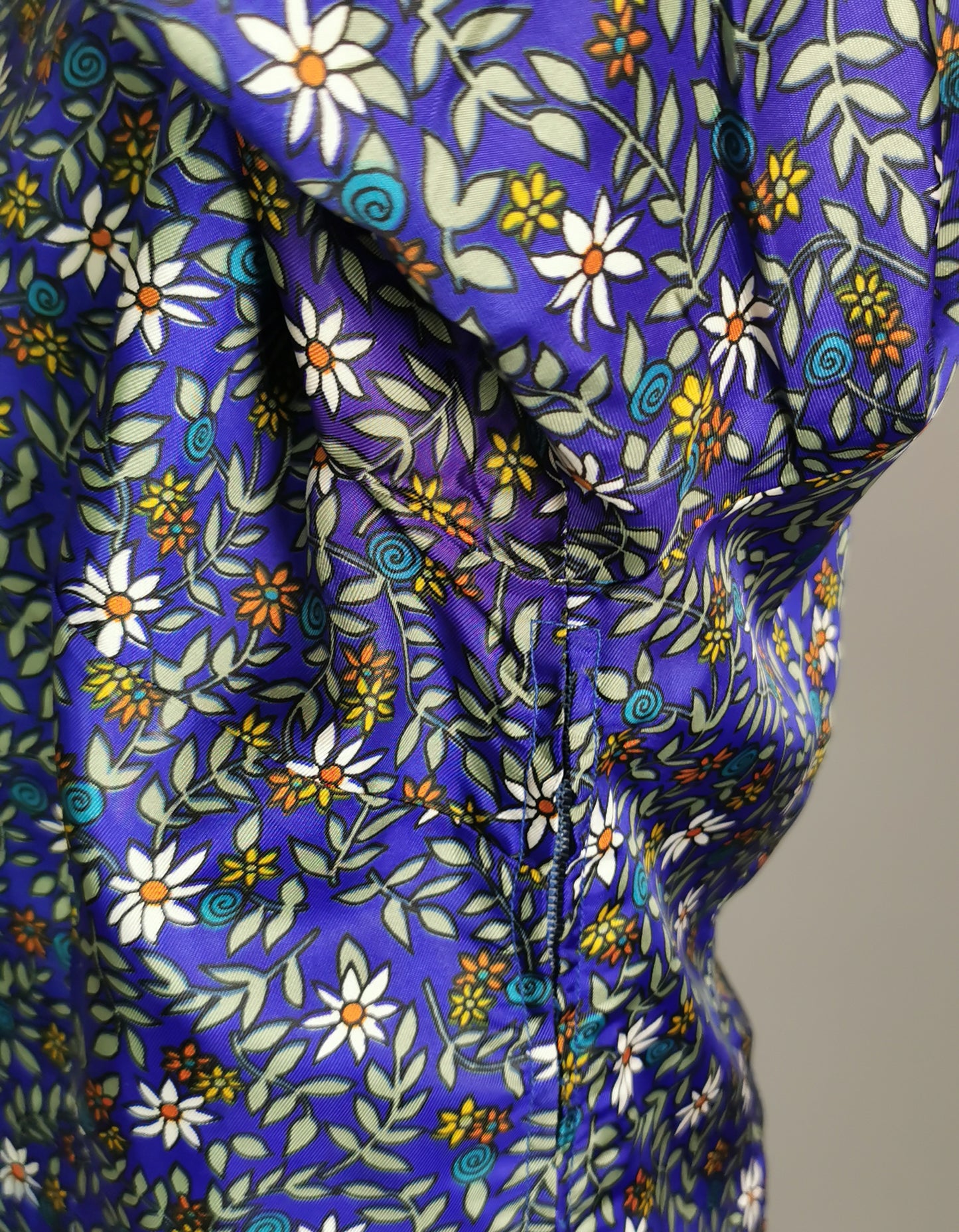 Vintage 1960s flower power cropped blouse