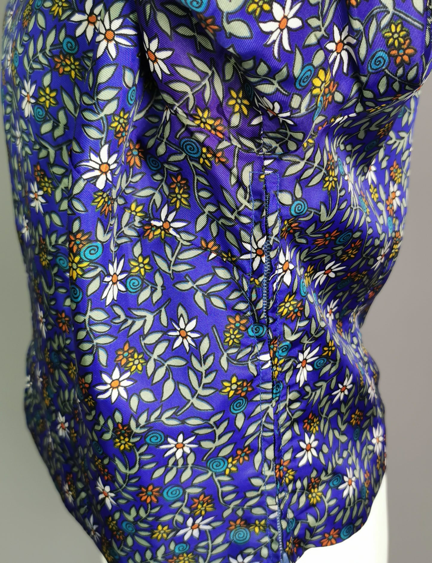 Vintage 1960s flower power cropped blouse