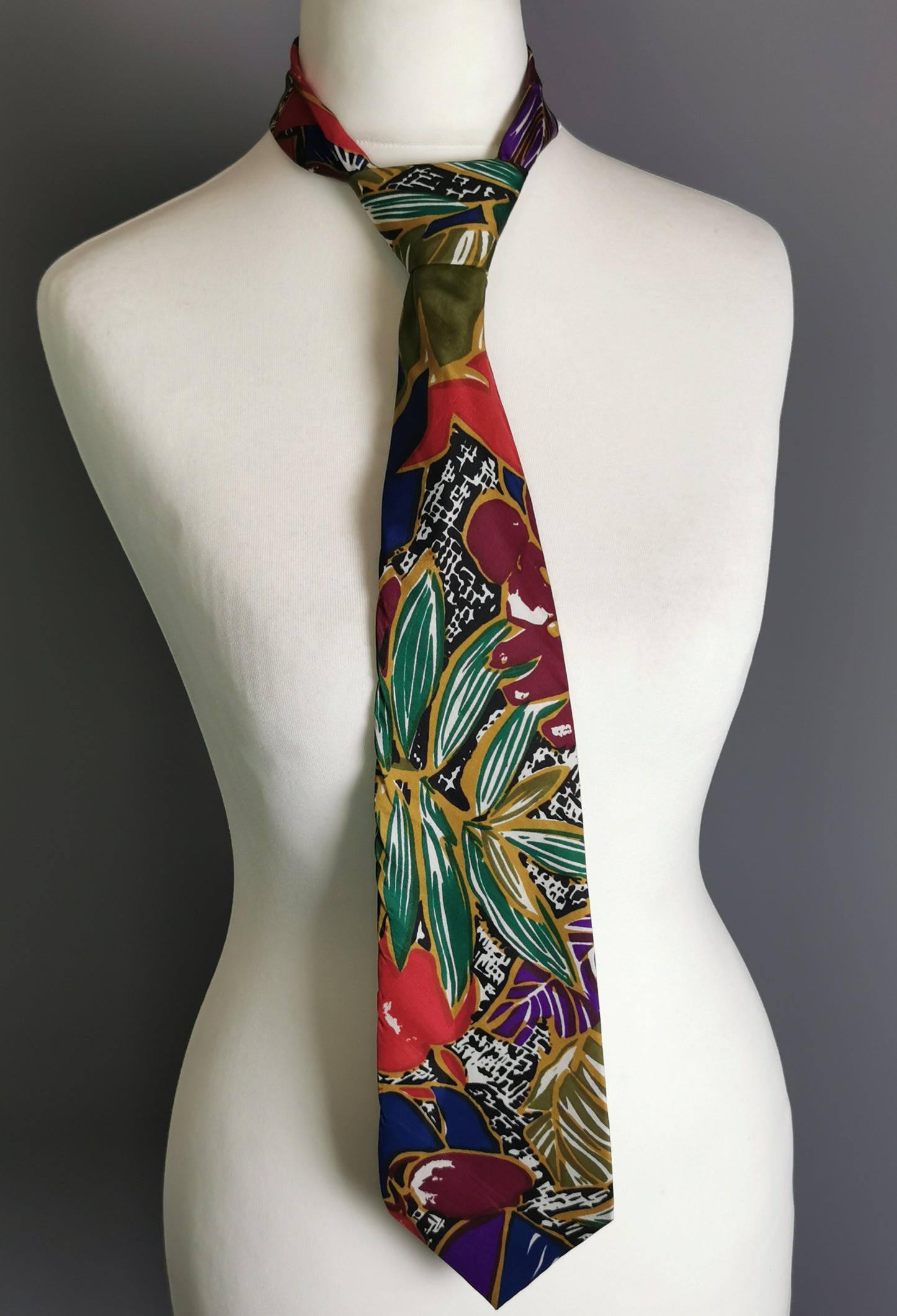 Vintage loud tropical print necktie, silk