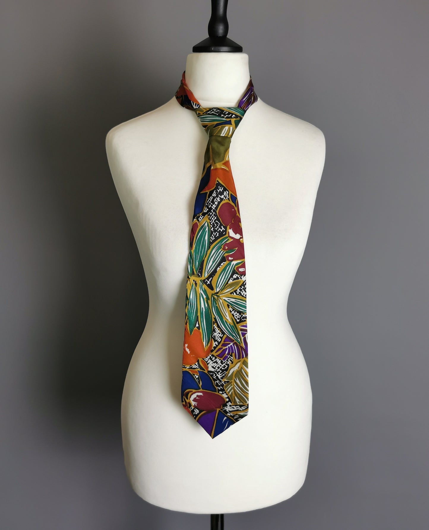 Vintage loud tropical print necktie, silk