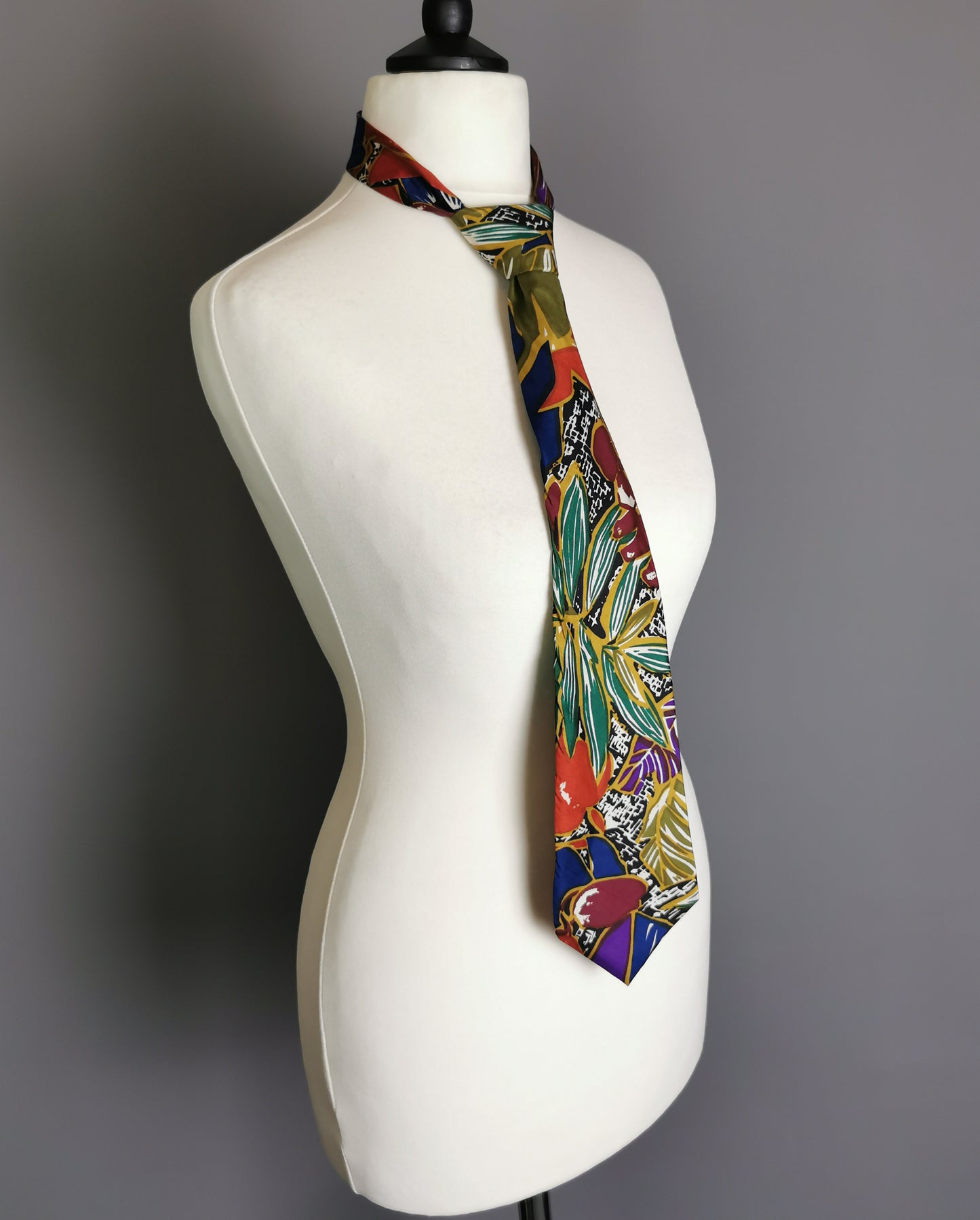 Vintage loud tropical print necktie, silk