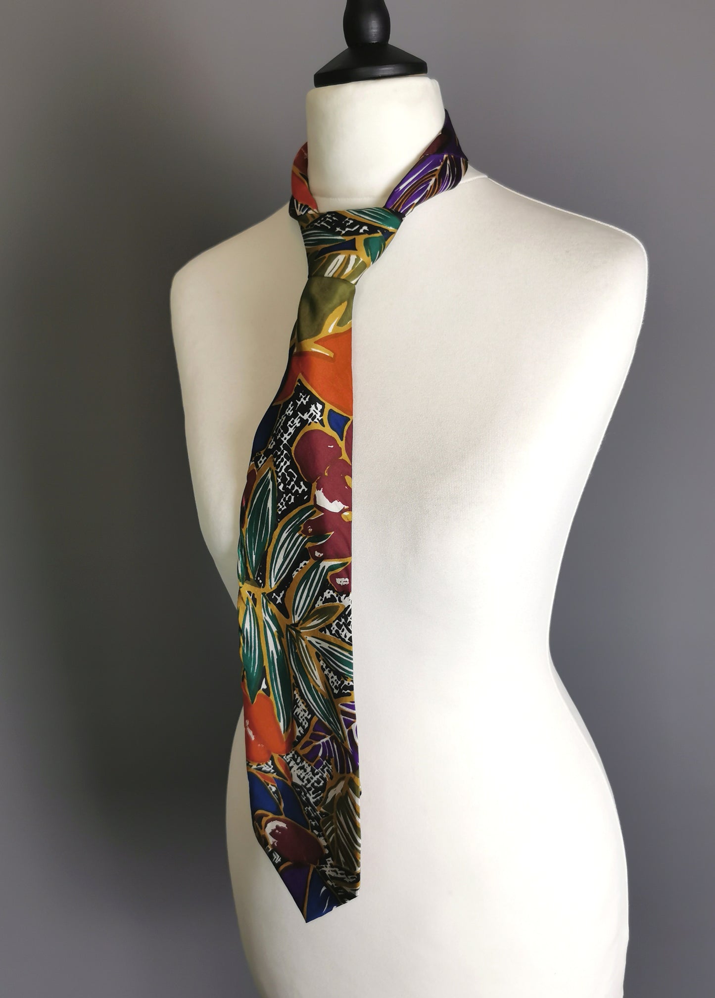 Vintage loud tropical print necktie, silk