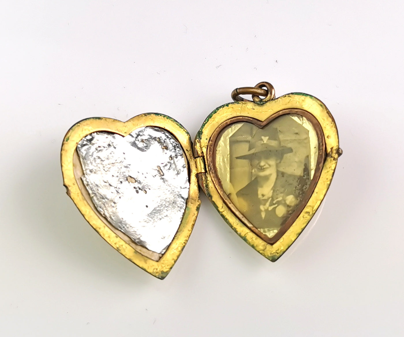 Vintage Art Deco gold plated heart locket