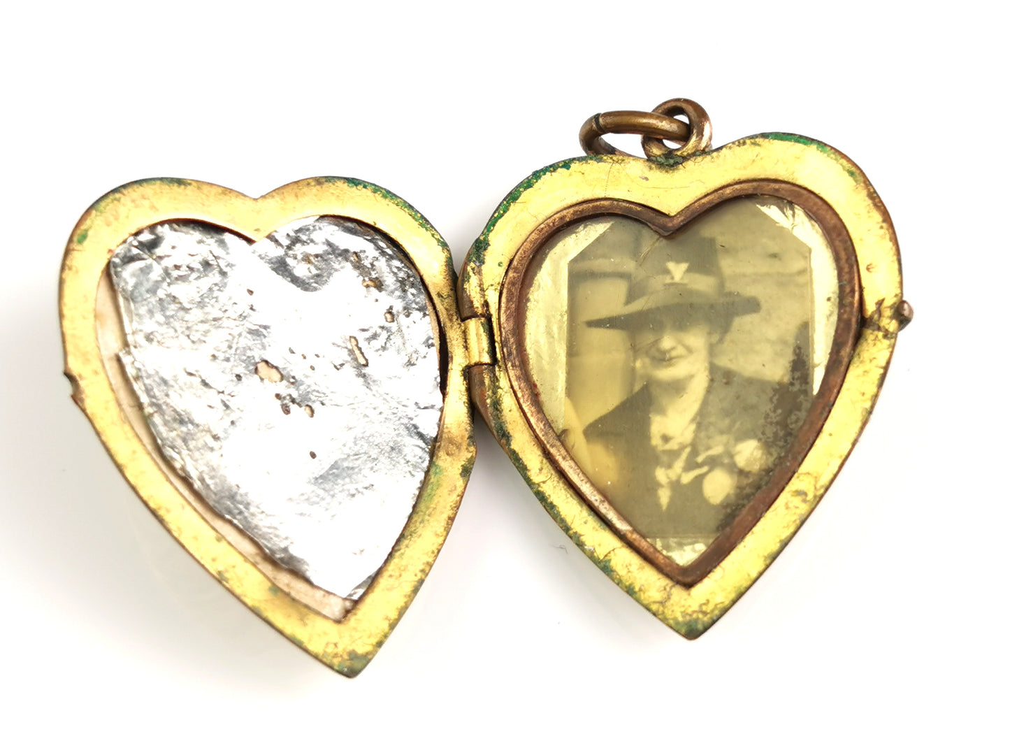 Vintage Art Deco gold plated heart locket