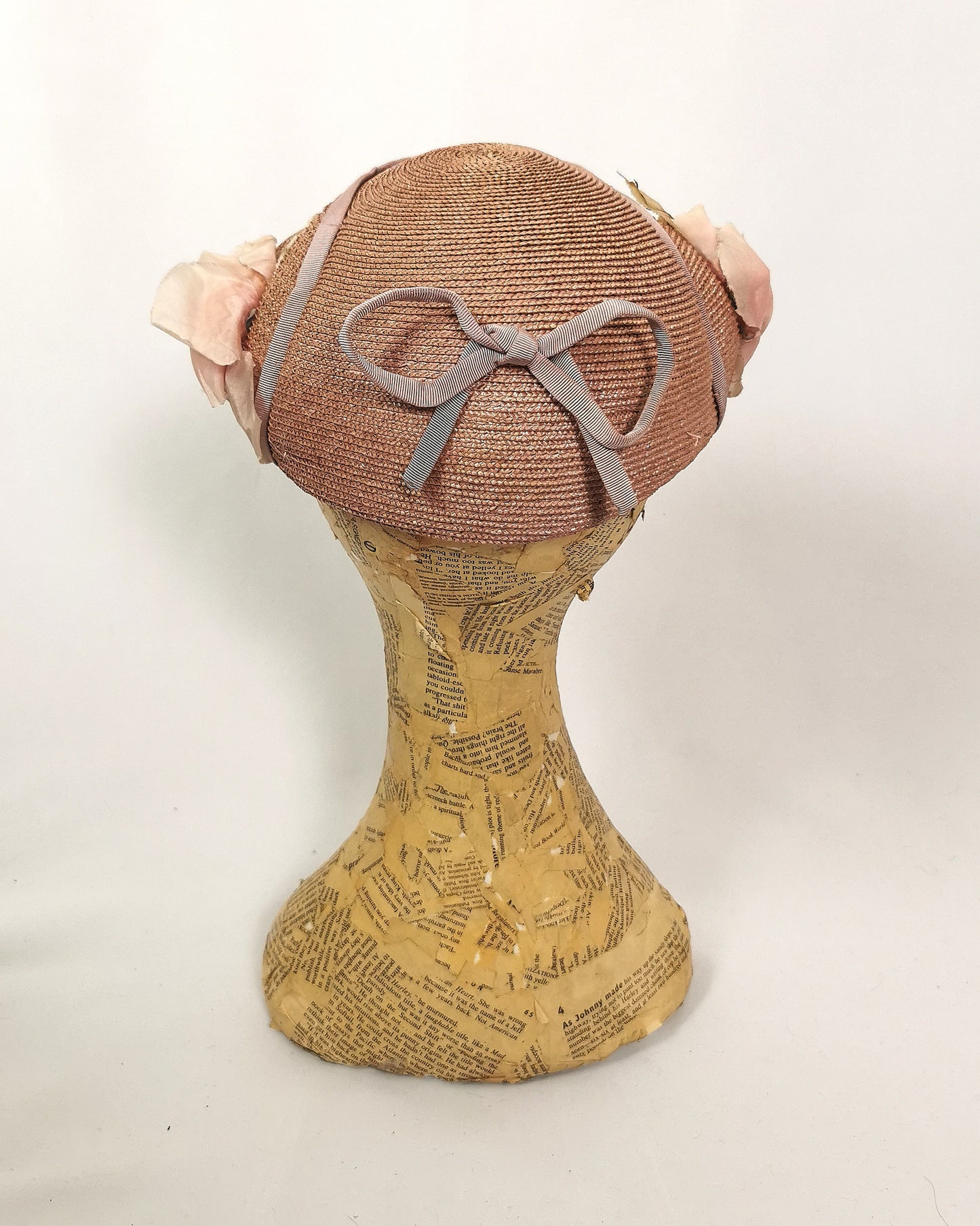 Vintage c1950s ladies peach sisal floral hat