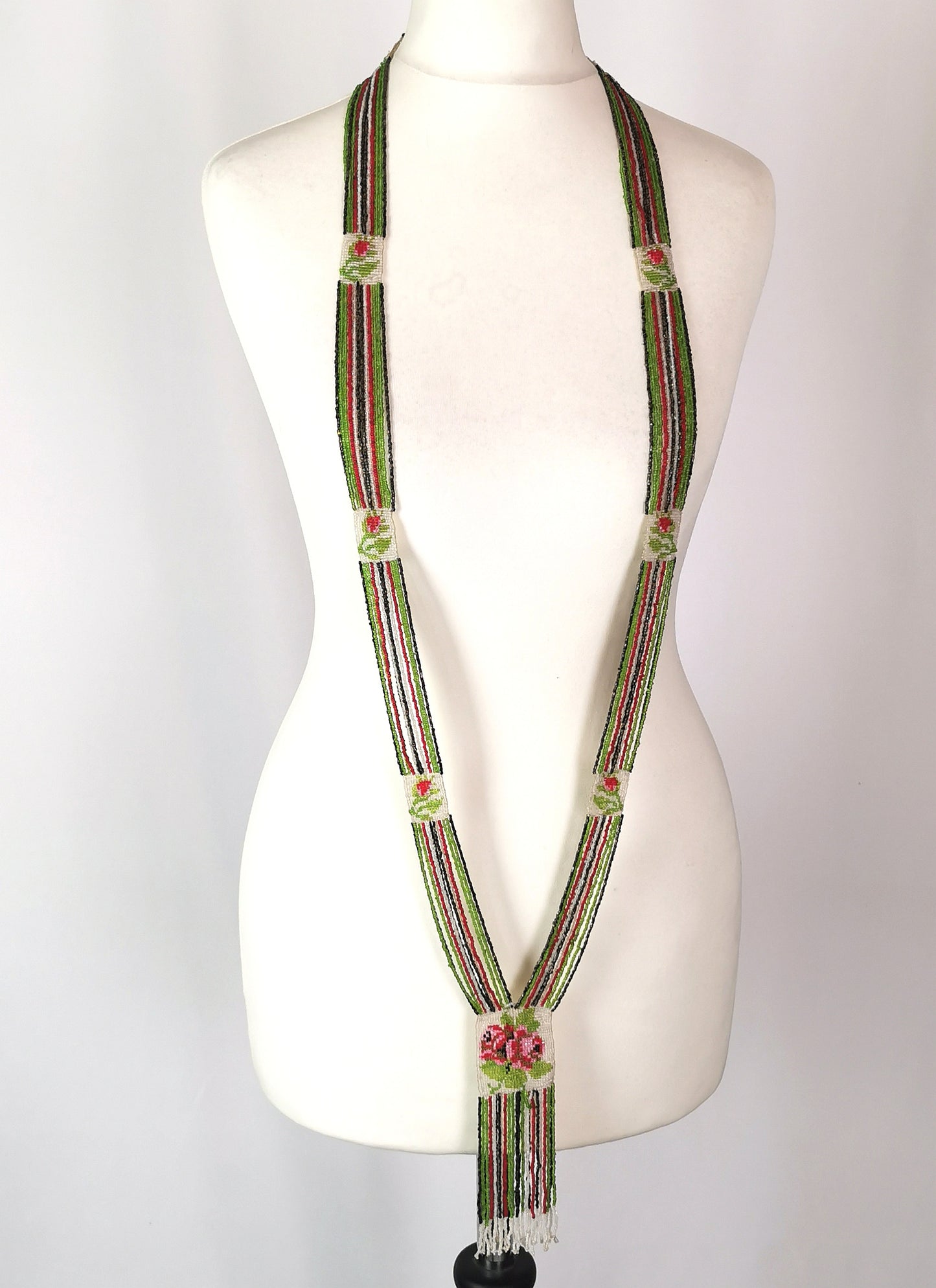 Art Deco glass beadwork sautoir necklace, floral, Flapper length