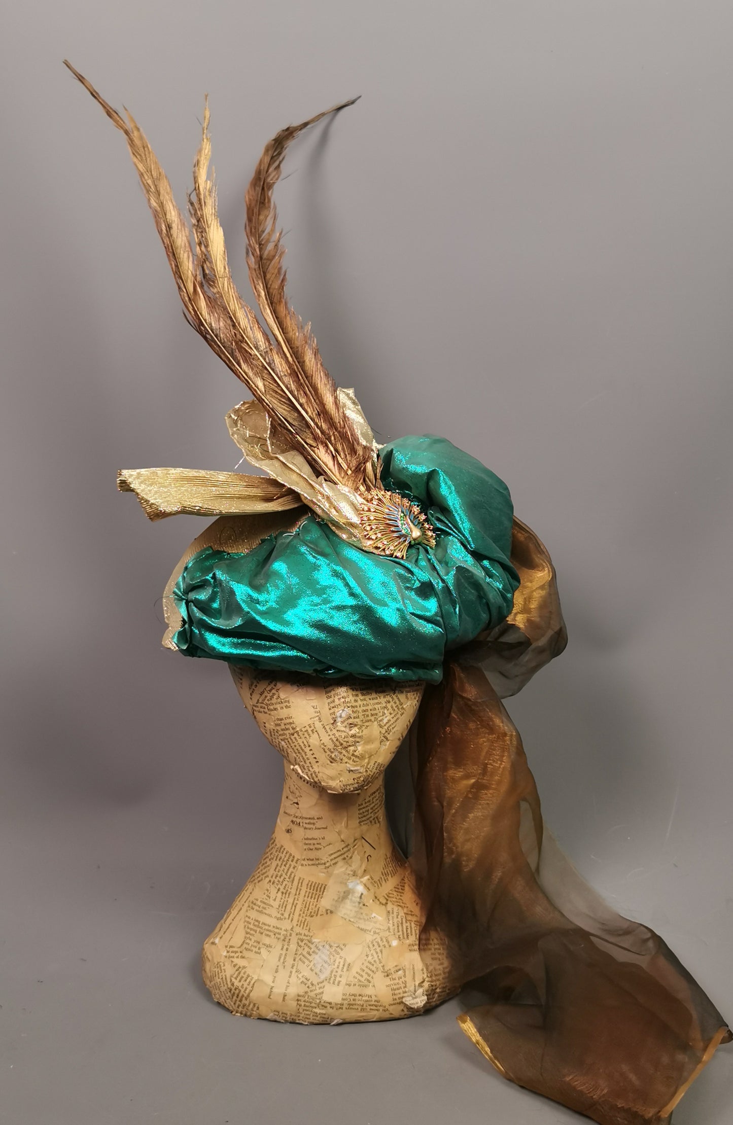 Vintage Fancy dress turban hat, costume, Feather, peacock
