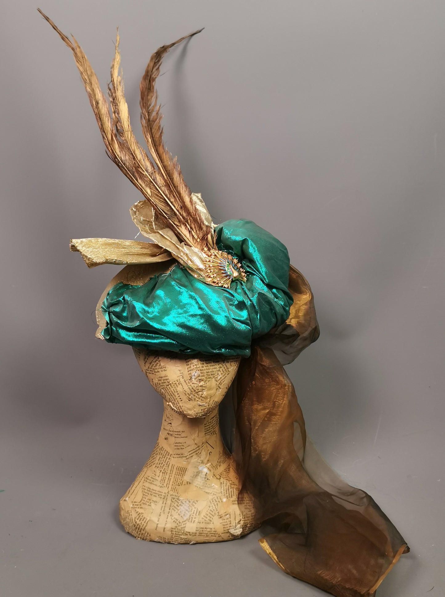 Vintage Fancy dress turban hat, costume, Feather, peacock
