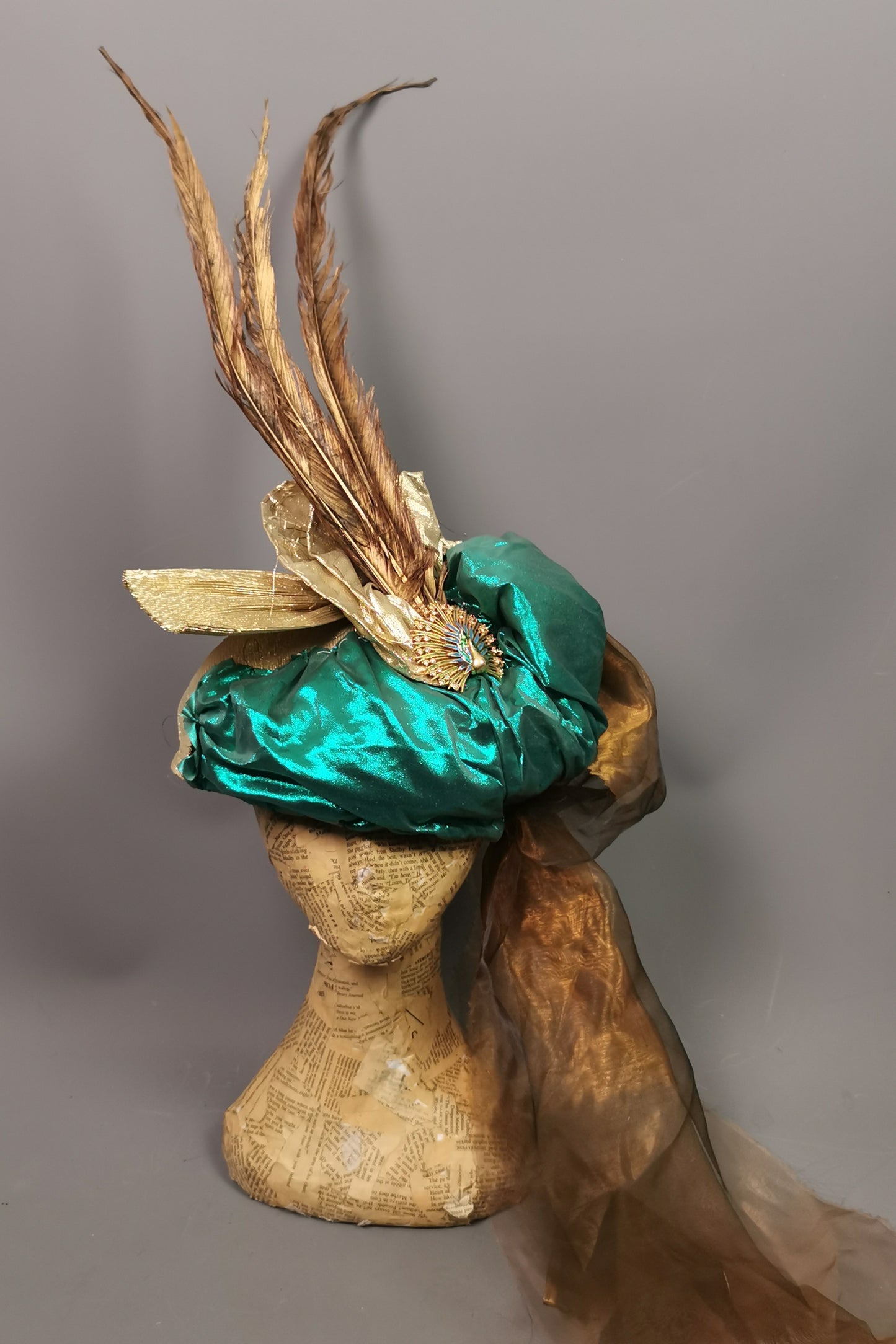 Vintage Fancy dress turban hat, costume, Feather, peacock