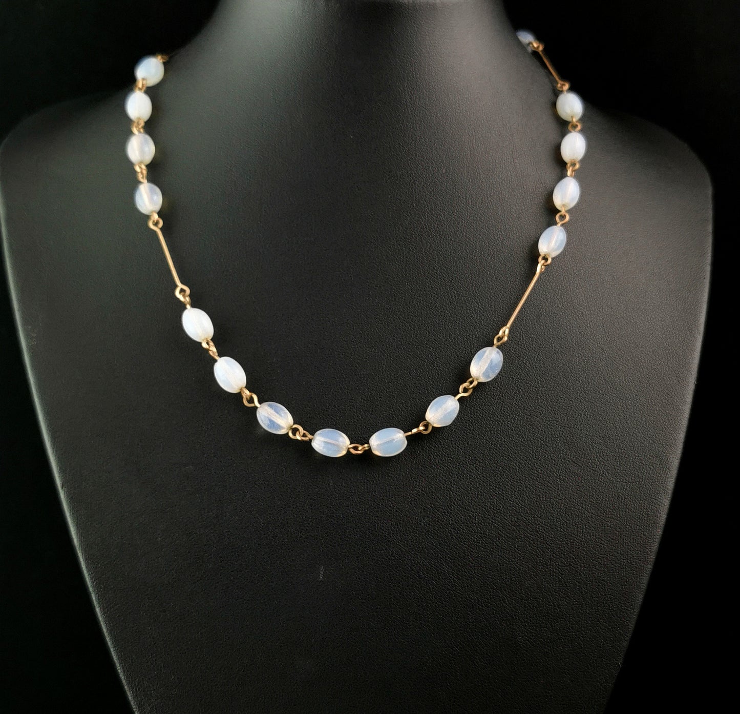 Vintage Art Deco opaline glass bead necklace