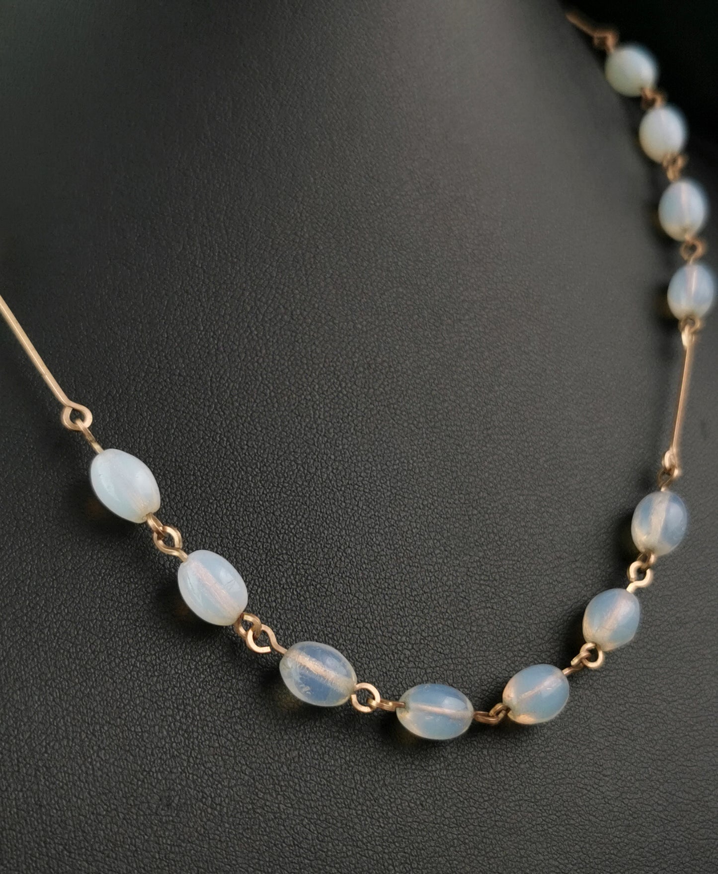 Vintage Art Deco opaline glass bead necklace