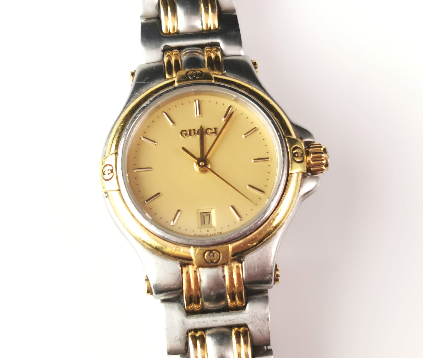 Gucci 9040l Ladies wristwatch, Stainless steel and gold plated