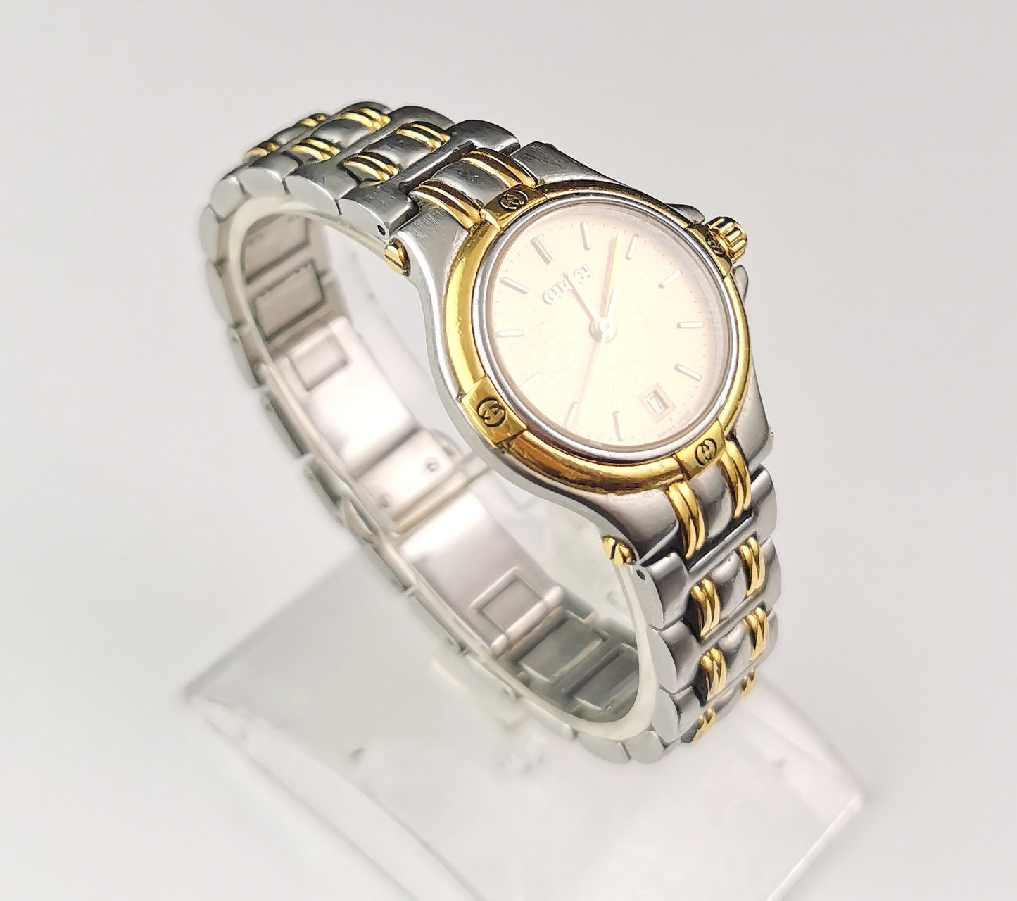 Gucci 9040l Ladies wristwatch, Stainless steel and gold plated