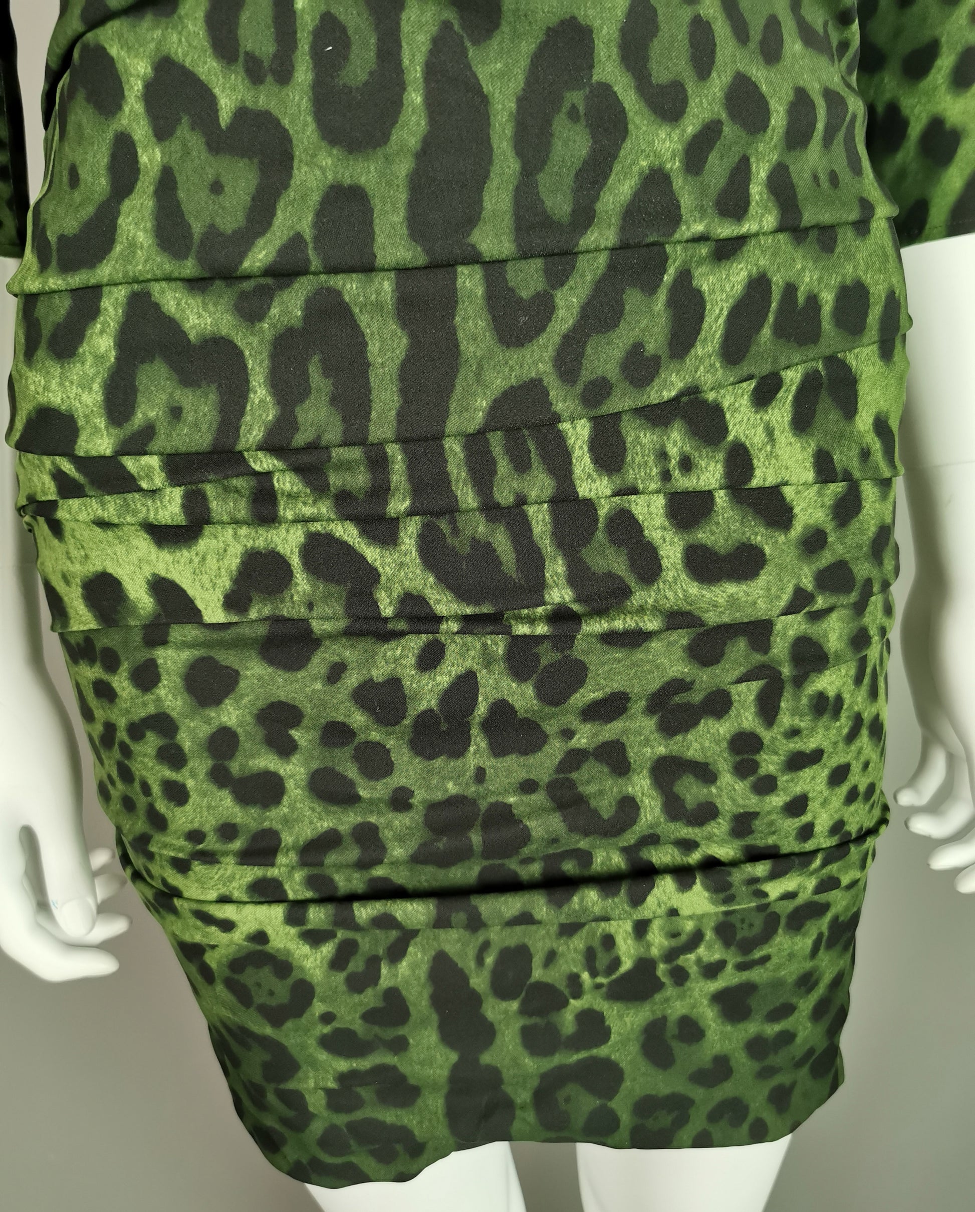 dolce gabbana green leopard dress Sell Dolce & Gabbana Leopard-Print Ruched Dress - Green