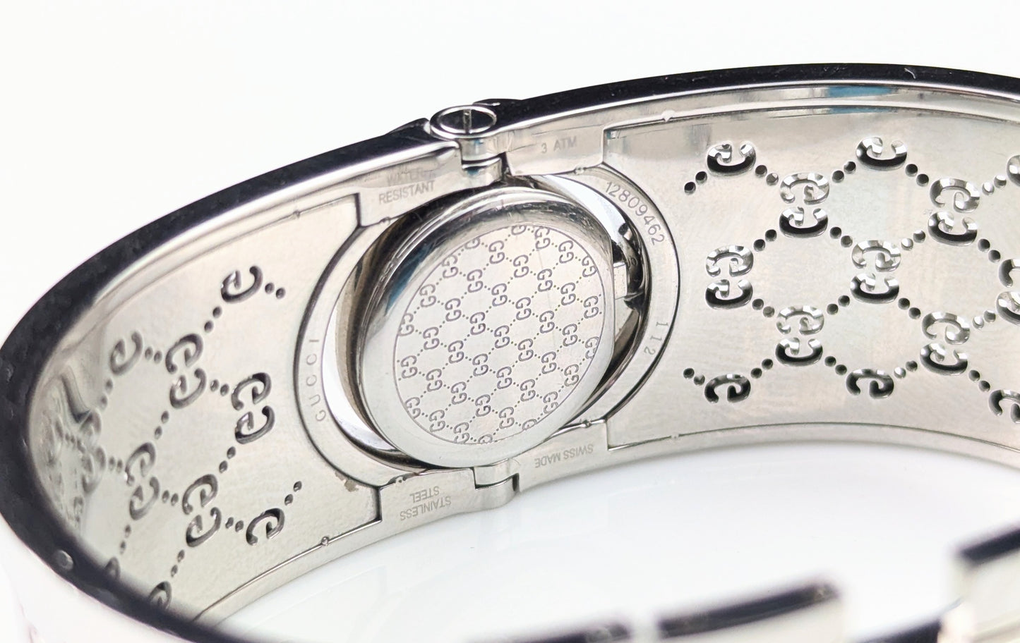 Vintage Gucci Twirl ladies wristwatch, boxed