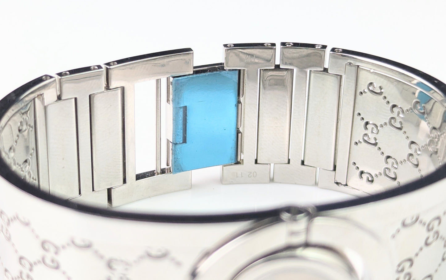 Vintage Gucci Twirl ladies wristwatch, boxed