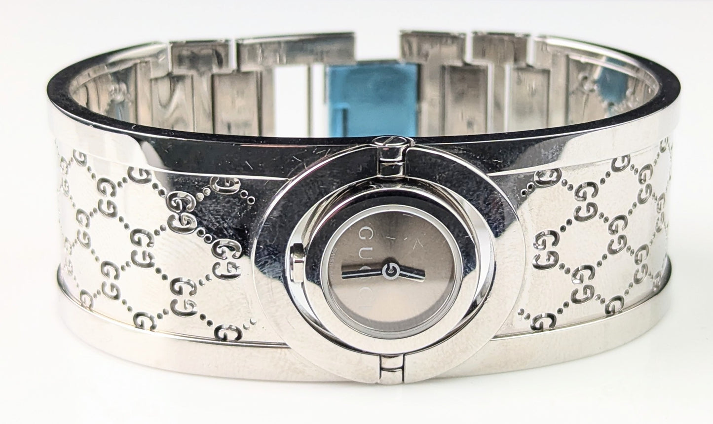 Vintage Gucci Twirl ladies wristwatch, boxed