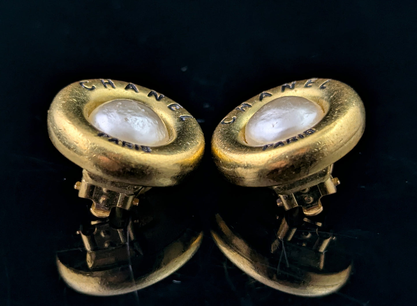 Vintage Chanel CC logo faux pearl clip on earrings, Gold tone