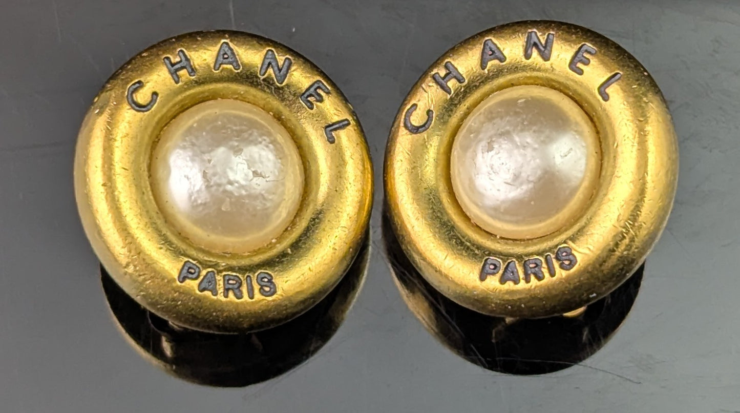 Vintage Chanel CC logo faux pearl clip on earrings, Gold tone