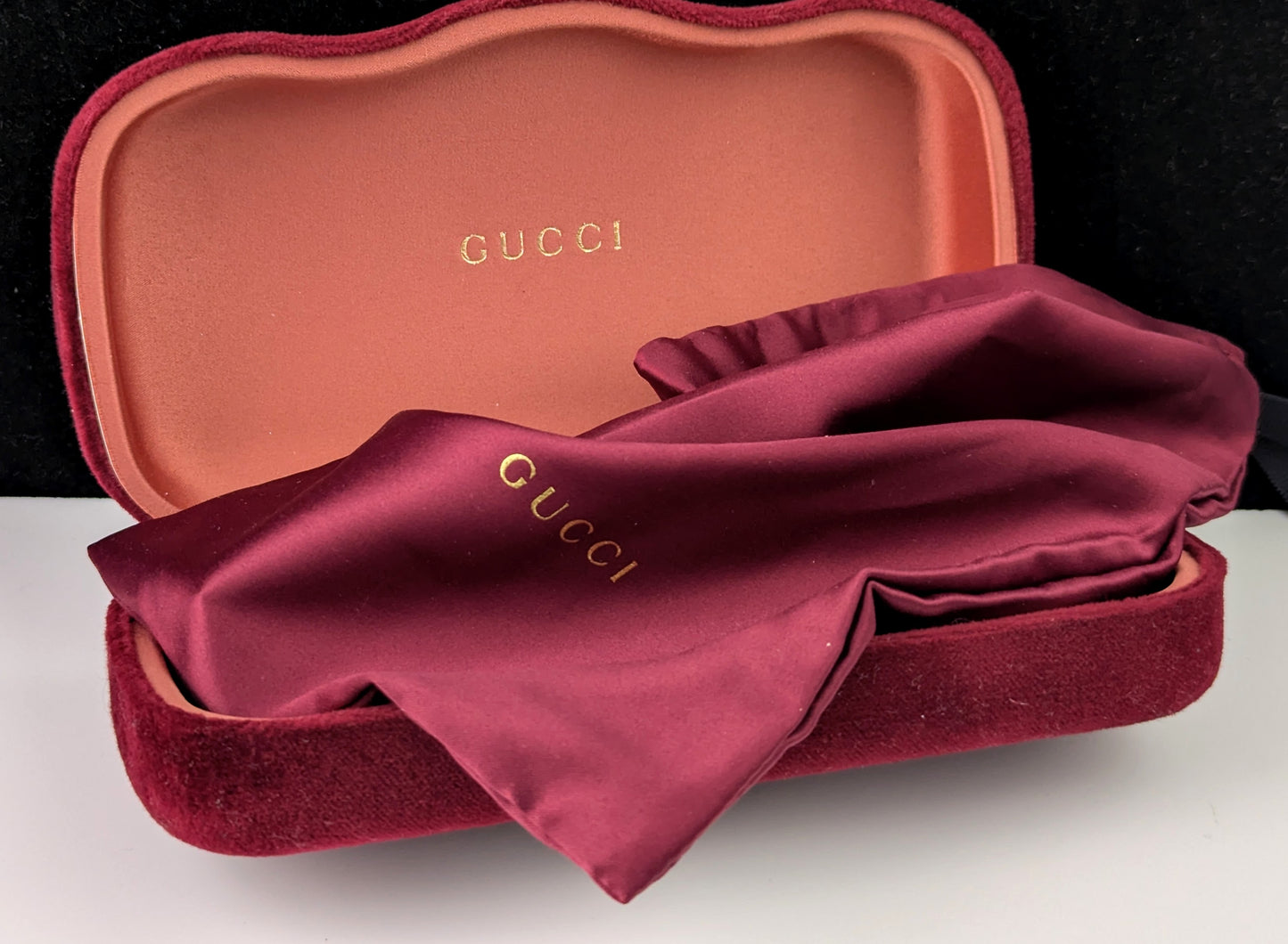 Gucci Stripe Arm Sunglasses, GG logo