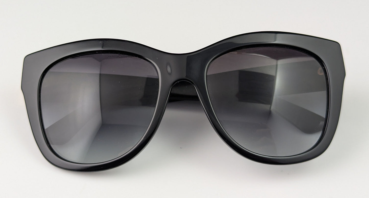Vintage Dolce and Gabbana ladies sunglasses, black, gradient lense