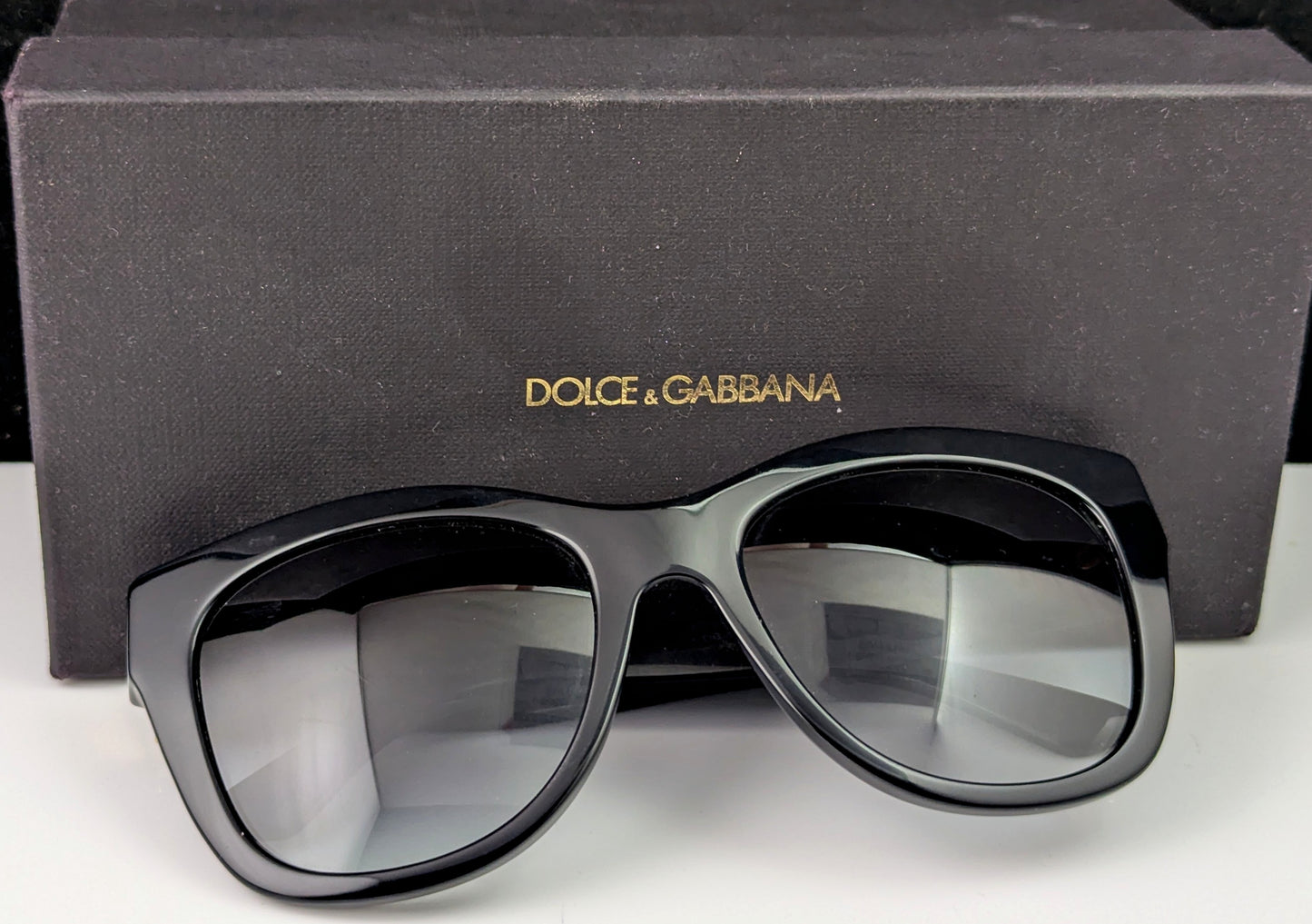 Vintage Dolce and Gabbana ladies sunglasses, black, gradient lense