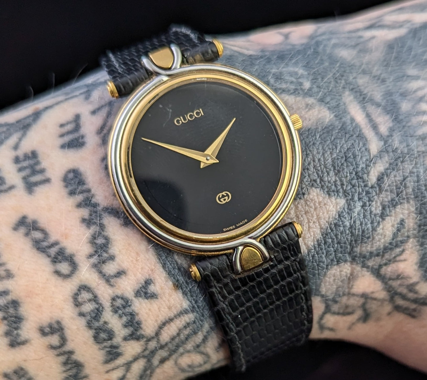 Gucci 4500m wristwatch, gold plated, Leather strap