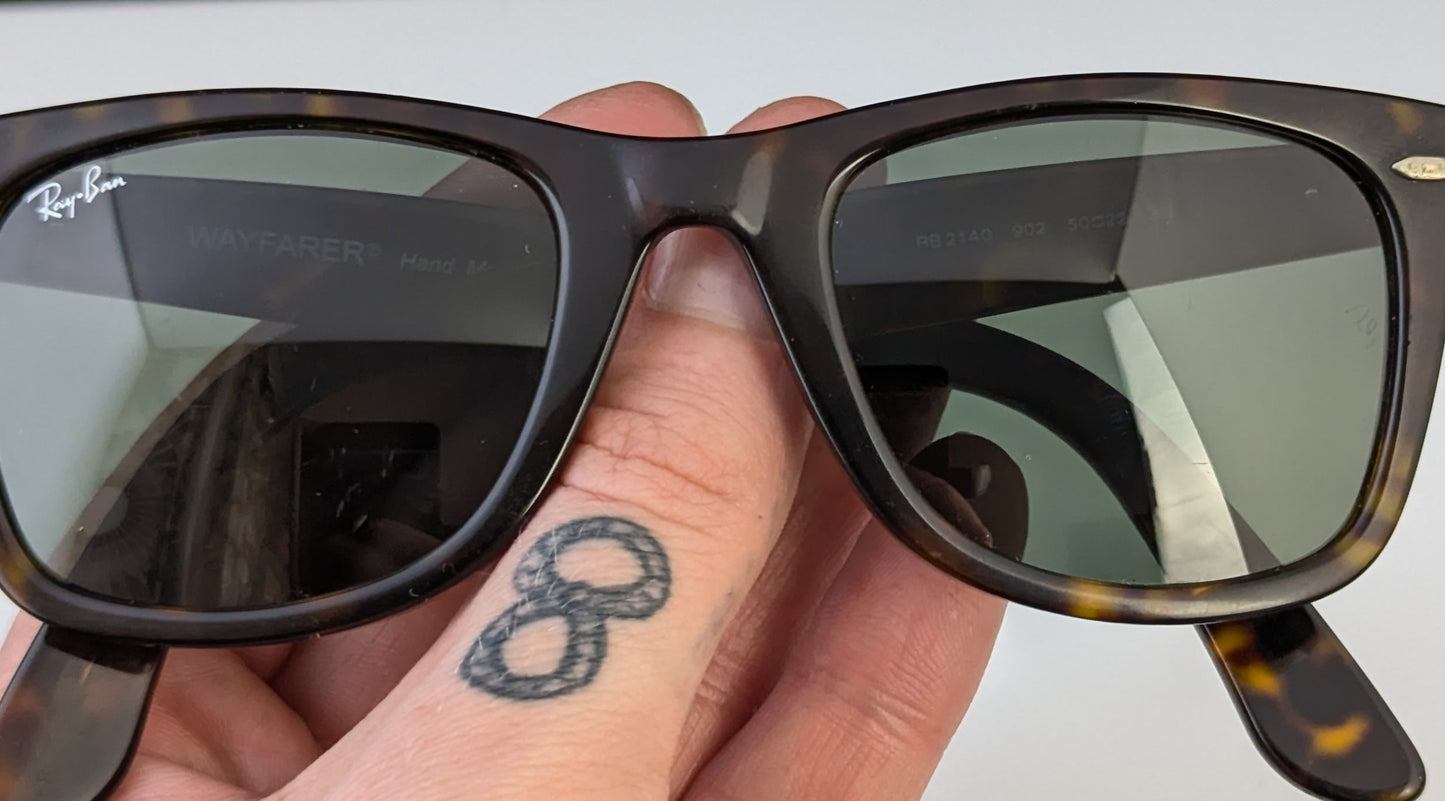 Vintage Ray-Ban Wayfarer sunglasses, cased