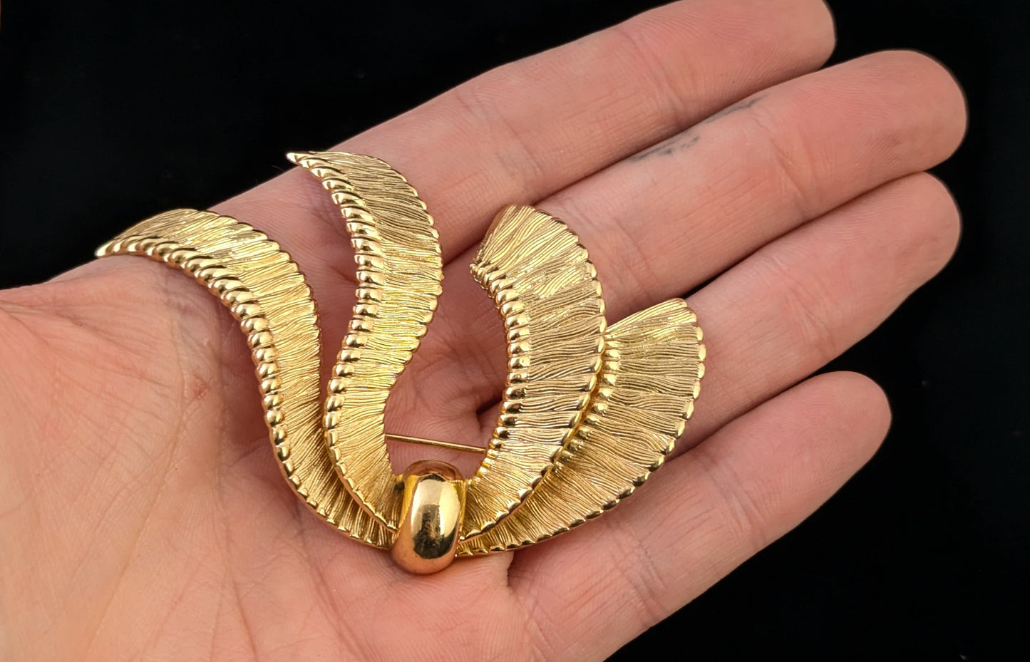 Vintage gold plated abstract bow brooch, Grosse