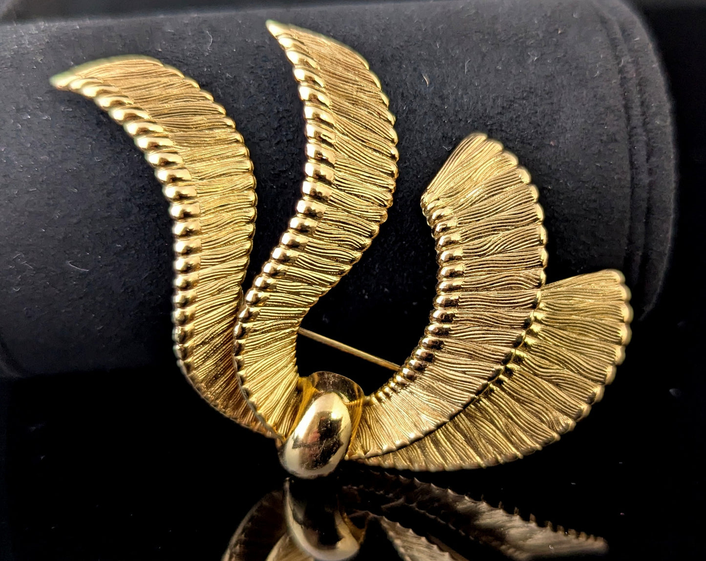 Vintage gold plated abstract bow brooch, Grosse