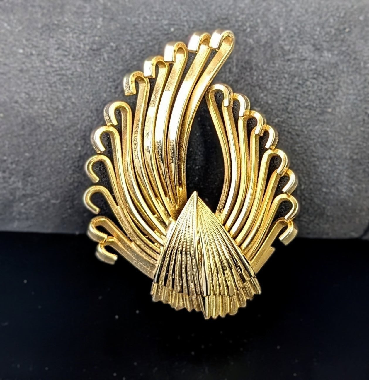 Vintage gold tone spray brooch, Kramer, Deco fan