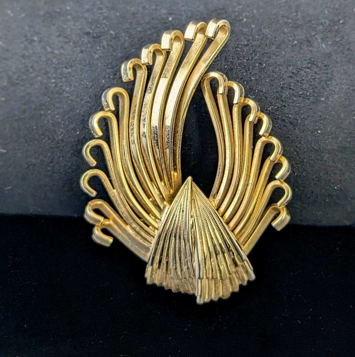 Vintage gold tone spray brooch, Kramer, Deco fan