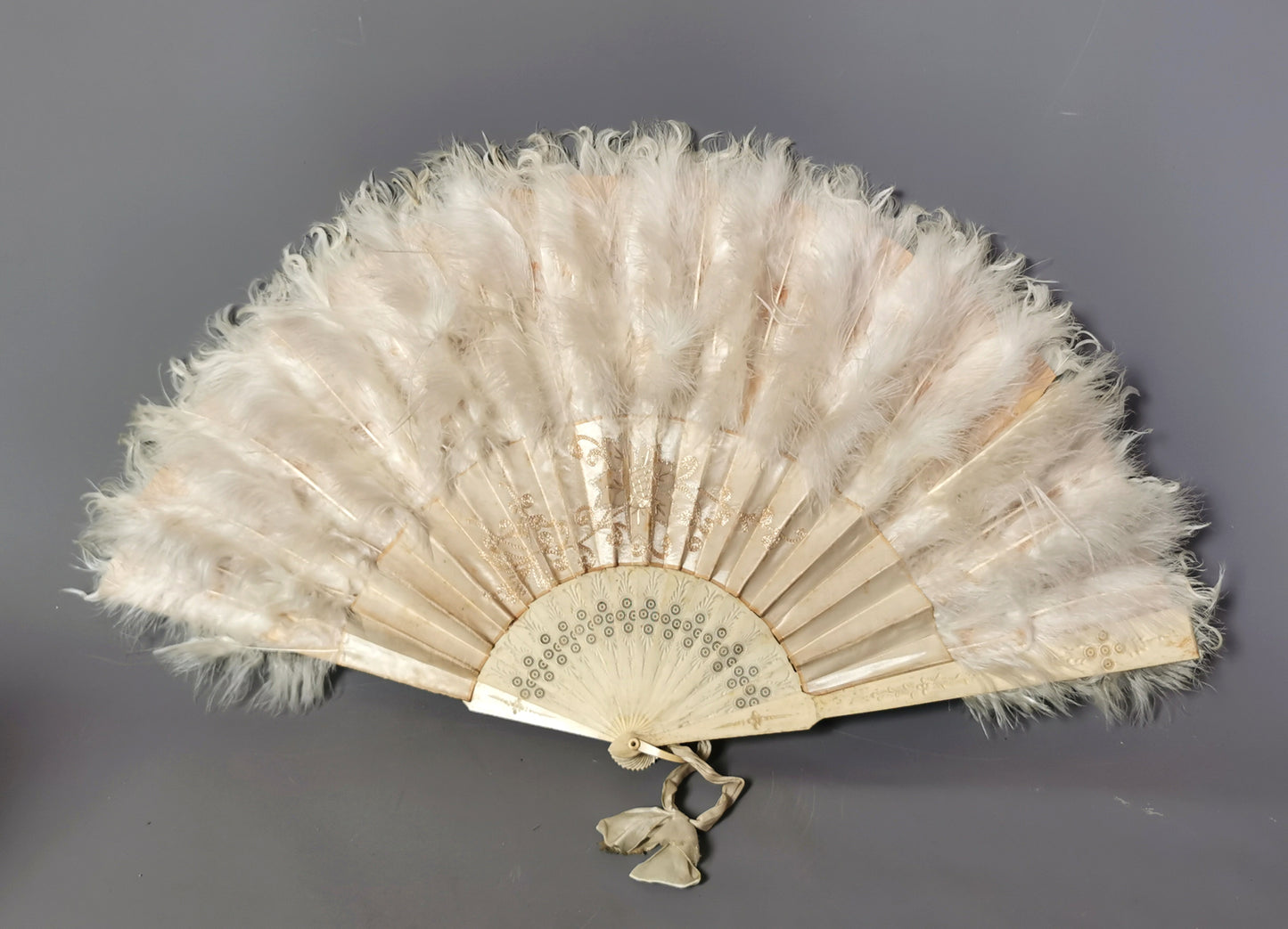 Antique Victorian hand fan, silk, feather and bone