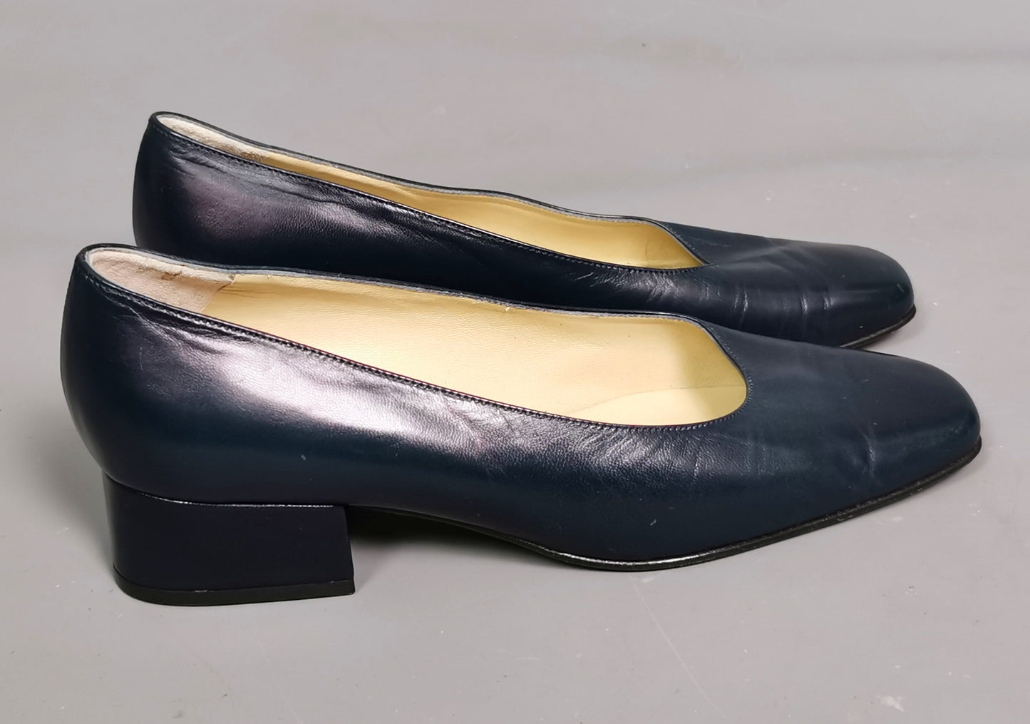 Ladies navy leather court shoes Outlet