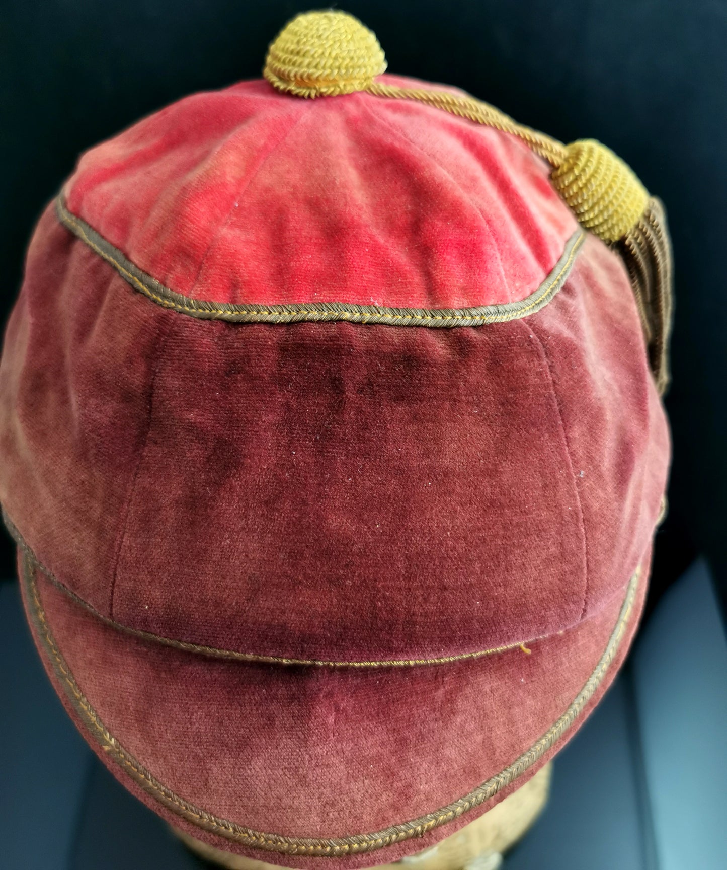 Antique velvet jockeys cap, sporting hat