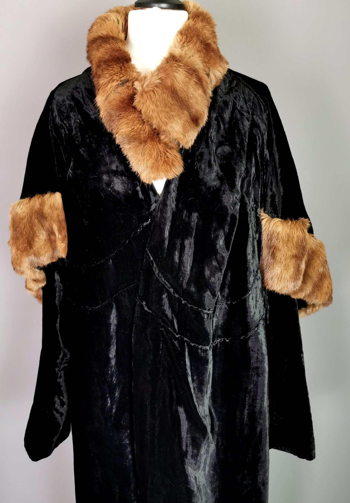 Vintage 1930s Black velvet opera coat, Mink trimmed