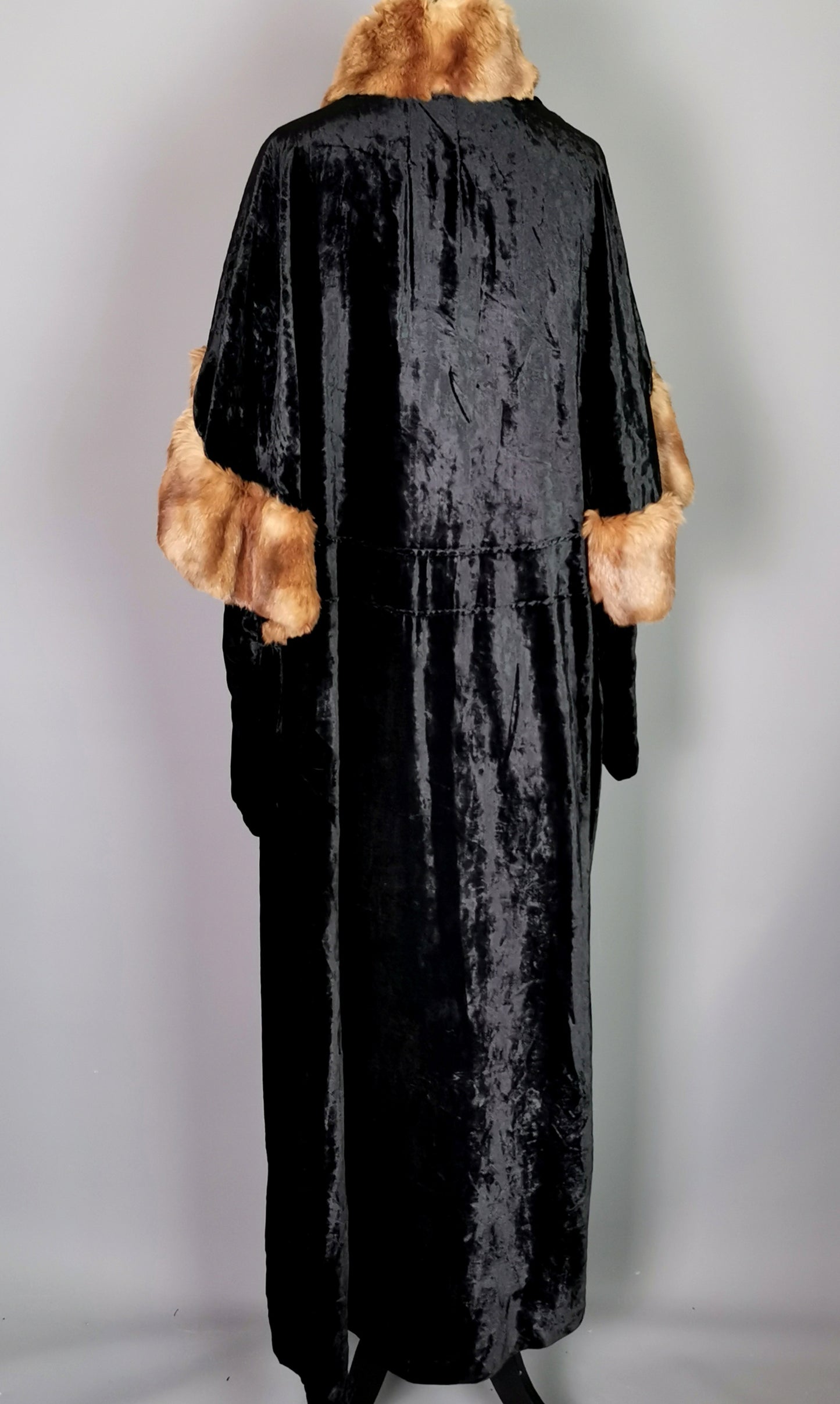 Vintage 1930s Black velvet opera coat, Mink trimmed