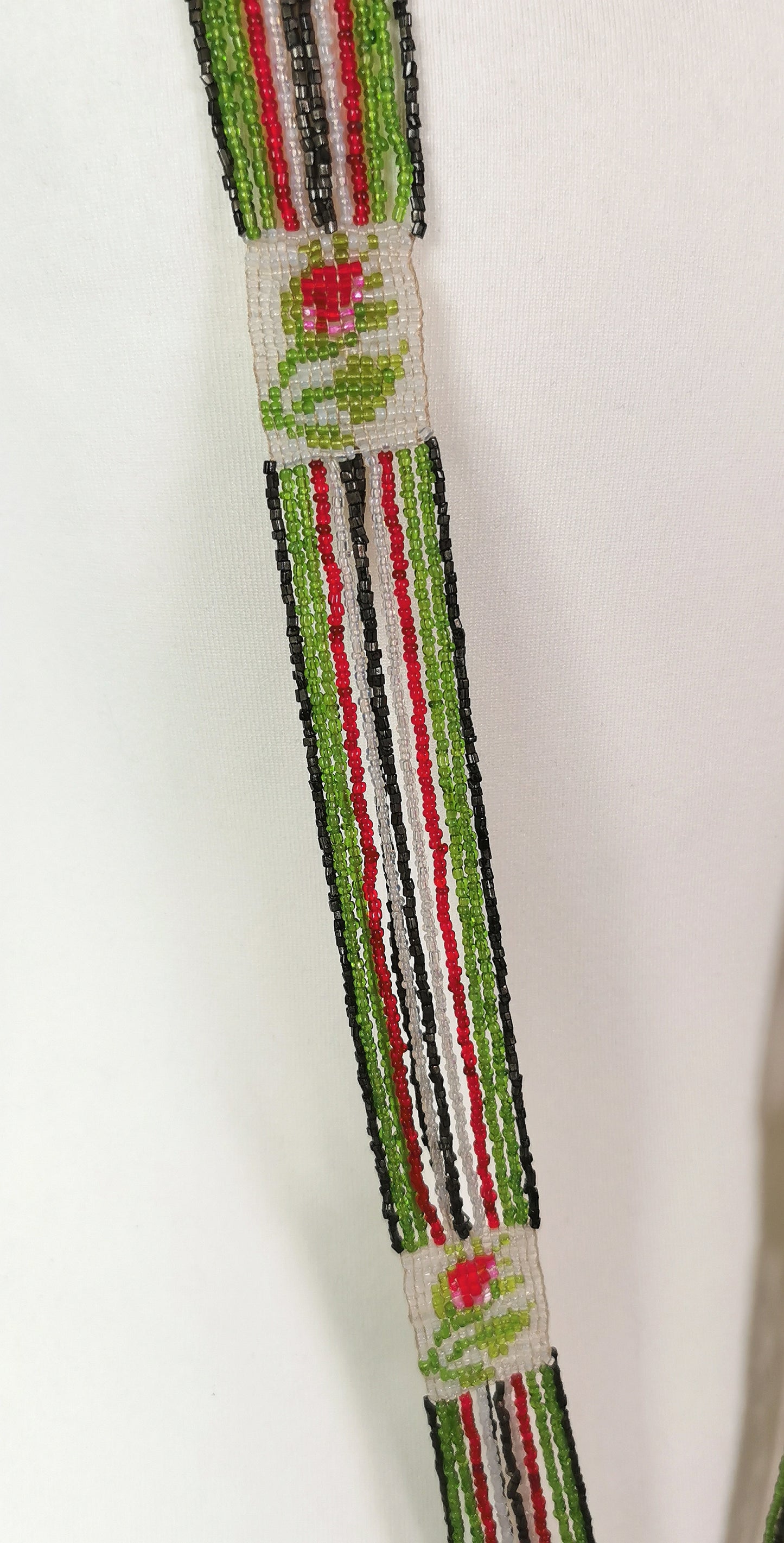 Art Deco glass beadwork sautoir necklace, floral, Flapper length