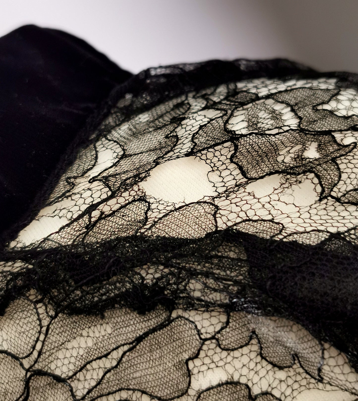 Vintage 1930s Black Chantilly lace jacket, Evening coat