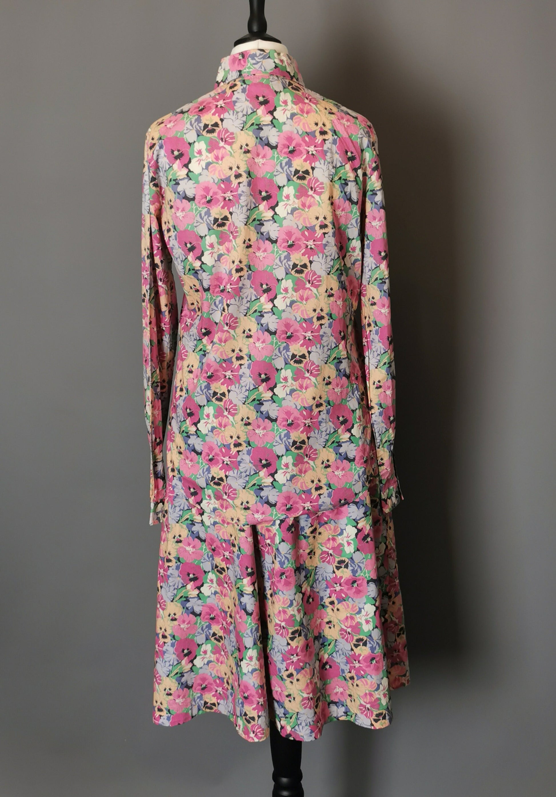 Vintage Louis Feraud cotton skirt suit, pussy bow blouse, floral –  TCTvintage