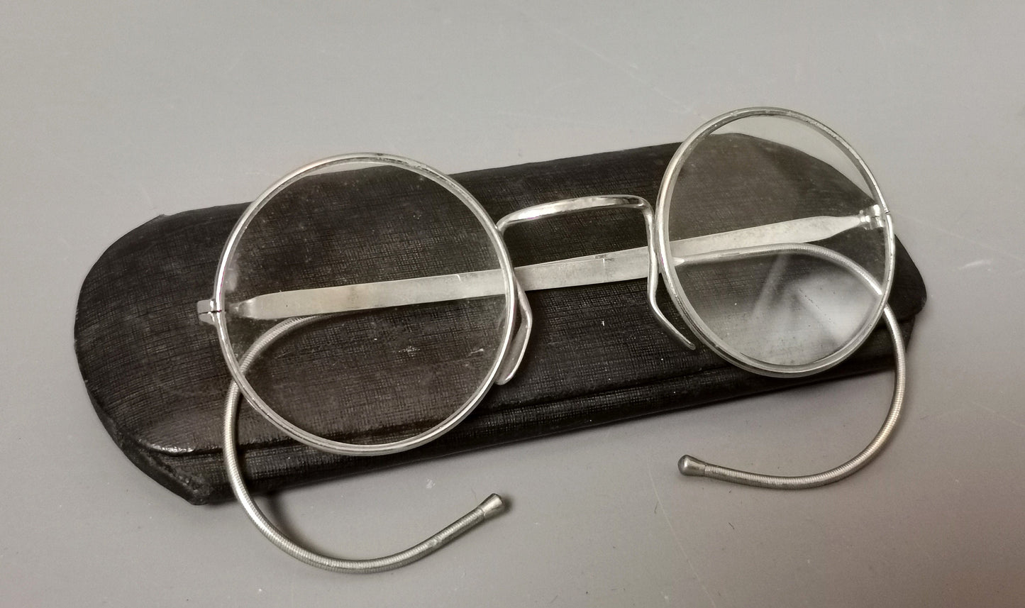 Vintage Ww2 round frame spectacles, glasses